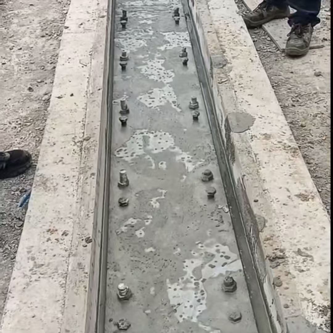 襄垣港口码头起重机龙门吊重型机械设备稳固用早强快凝轨道胶泥